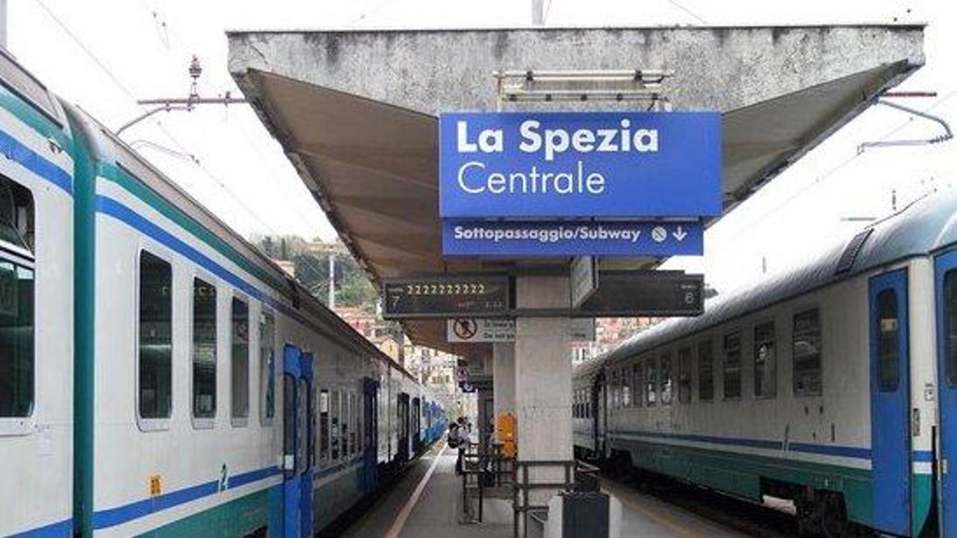 דירות לה ספציה Casa Vacanze Buddy La Tua Base Per Visitare Il Mare Delle Cinque Terre מראה חיצוני תמונה